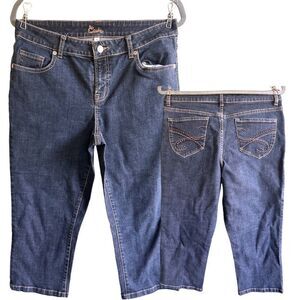 Cache woman’s 5 pockets dark blue capri jeans size 10